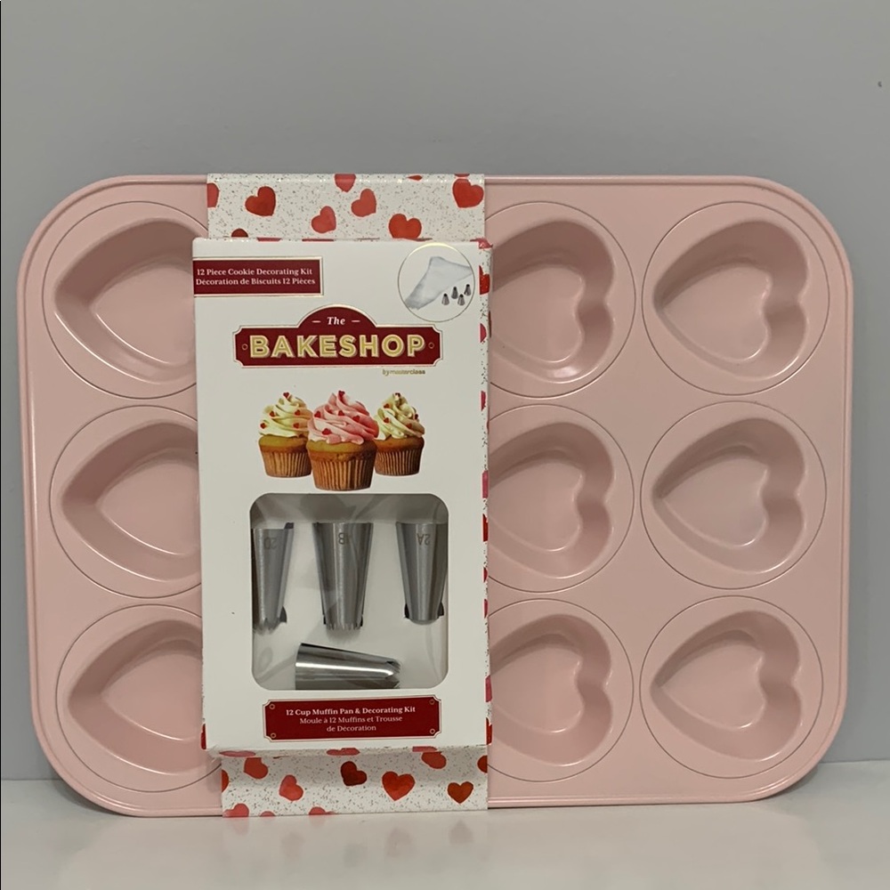 THE BAKESHOP 12 Cup Figural Heart Cup Cake Pan